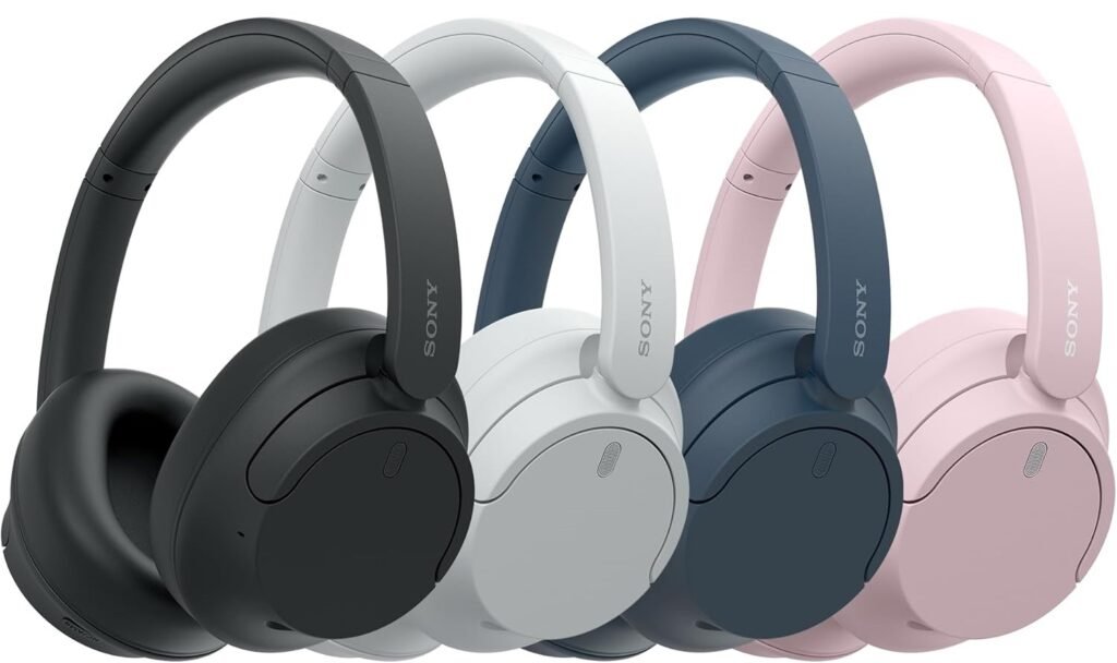 Casques audio Sony sans fil multicolores : cadeaux tech couple, en noir, blanc, bleu marine et rose, alignés sur fond blanc.